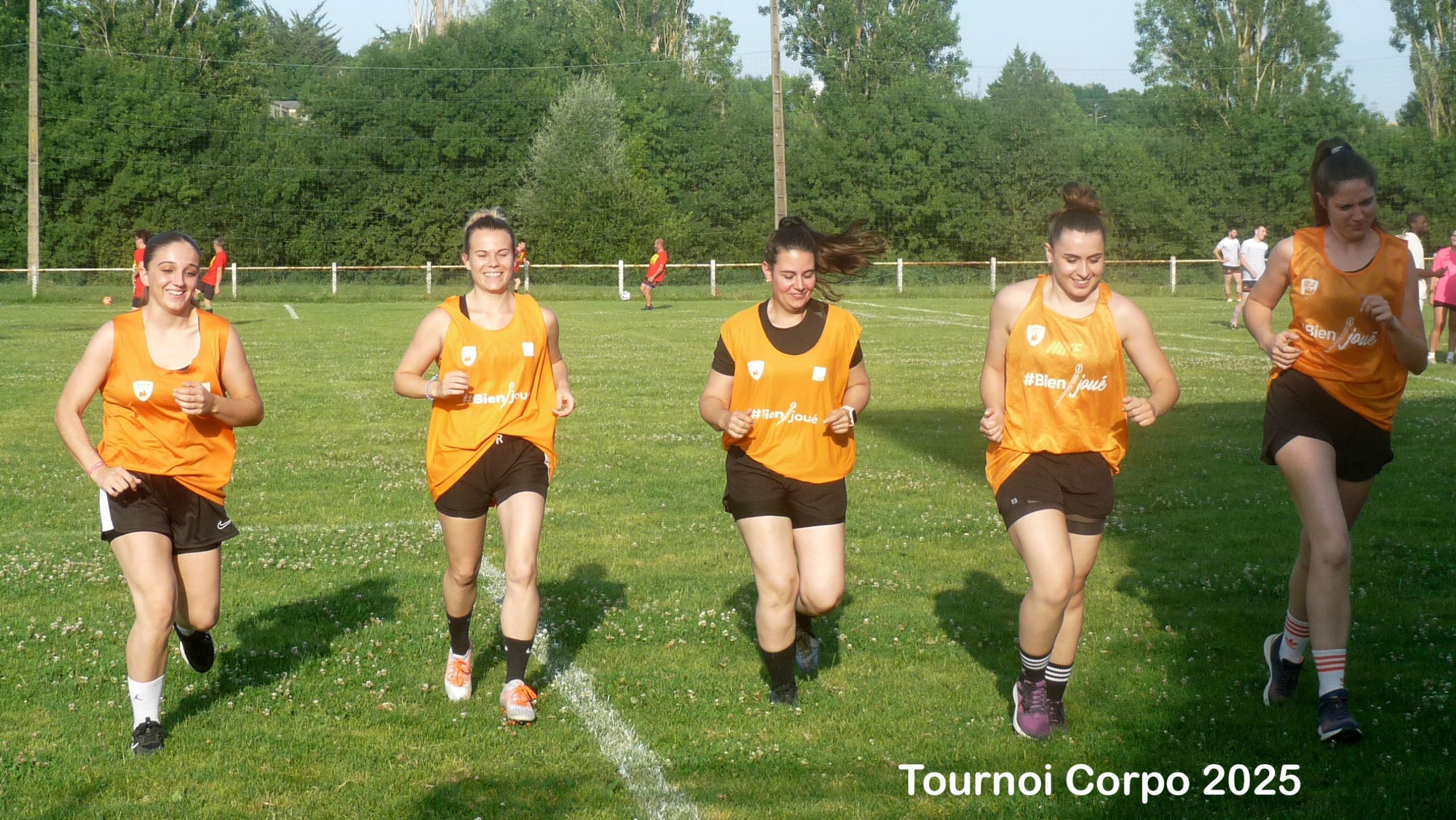 Corpo 2025 filles oranges